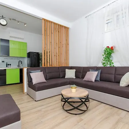 Daire Cozy Center For 2